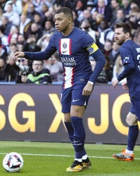  奥斯梅恩戴帽，那不勒斯狂胜弱旅  