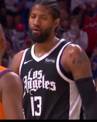  布克40分太阳送快船三连败  