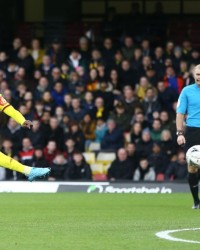  莱斯特城老将再发威，狐狸城主场逼平曼联