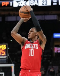  申京内线翻江倒海火箭主场稳胜马刺队