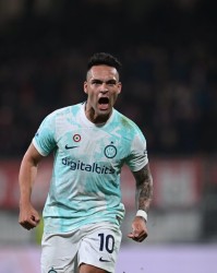  国际米兰旧将反戈一击助恩波利爆冷取胜  