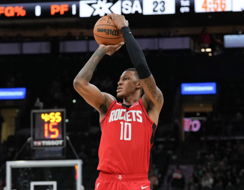  申京内线翻江倒海火箭主场稳胜马刺队