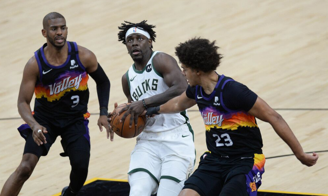  霍勒迪全能表现雄鹿轻取活塞稳居前列